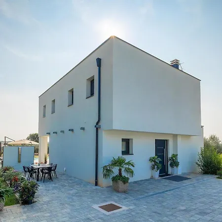 Holiday home Auri *