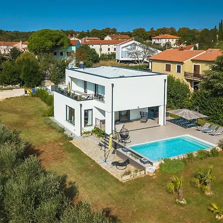 Holiday home Auri *