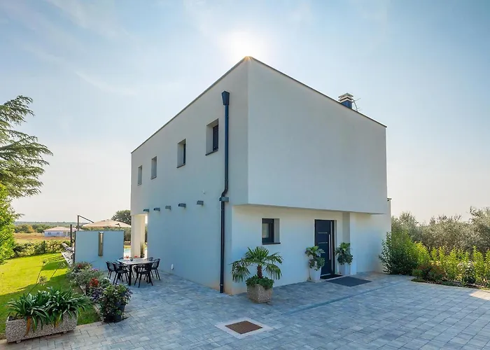 Semesterbostad Auri *